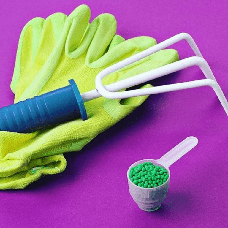 Scoop - 70 mm Long Handle Plastic Scoop for Powder Supplements (70 cc)