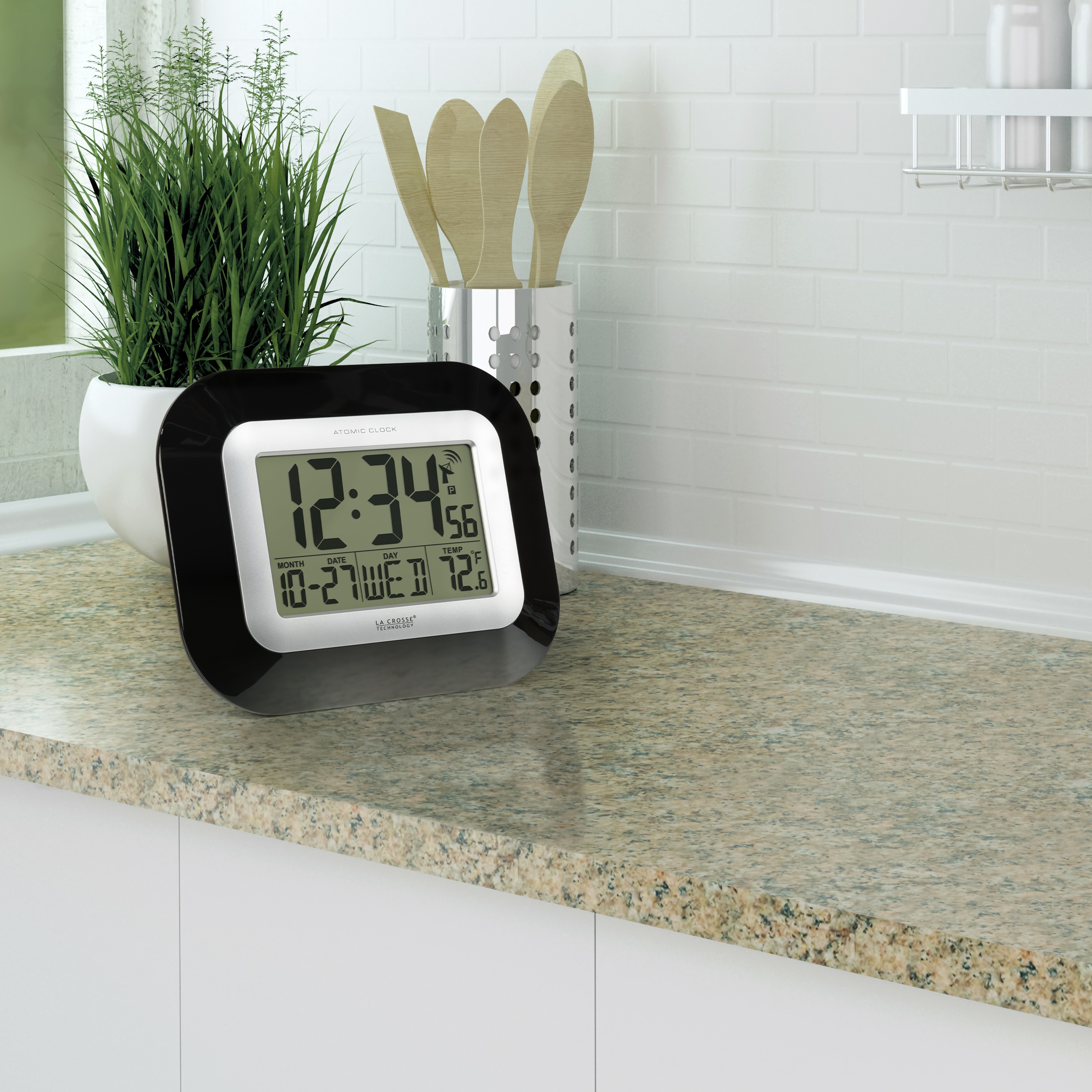 La Crosse Technology Atomic Digital Clock WT-8005U-B with Indoor