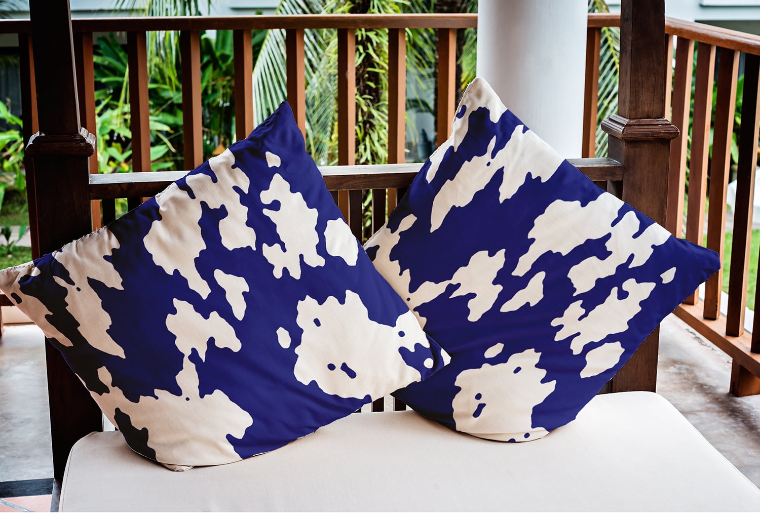 Simply Daisy 16" x 16" Moo Print Indoor/Outdoor Polyester Throw Pillow, Indigo Blue