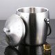 thumbnail image 4 of Cubo De Hielo De Acero Inoxidable De 2.0L Contenedor De Cubitos De Hielo Con Abrazadera Y Tapa Bandeja De Cubitos De Hielo Portátil Enfriamiento Duradero Para Bebidas Cervezas Fiestas Restaurantes Cateissary HA021542-00, 4 of 6