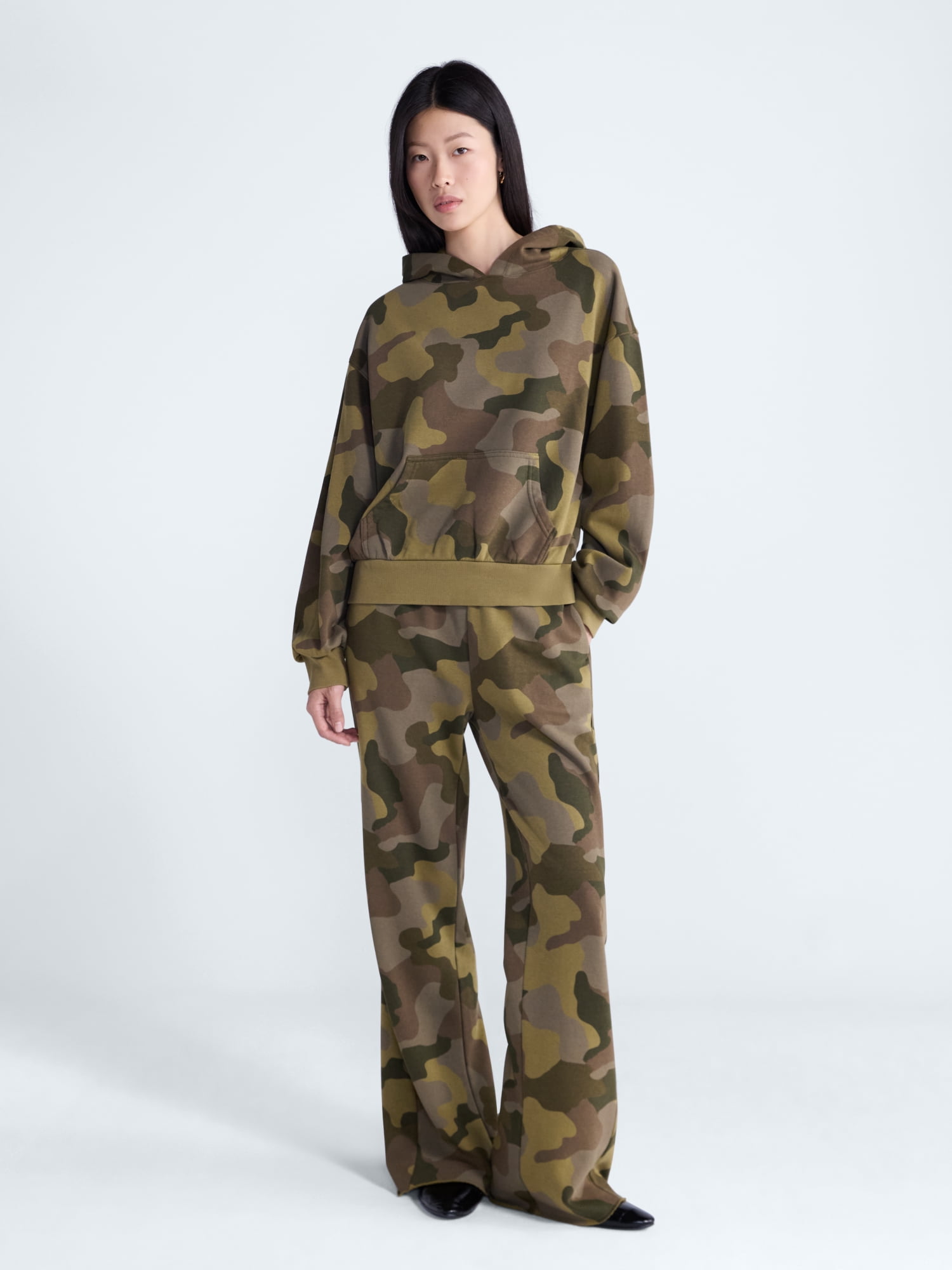 Scoop Women’s and Women’s Plus Oversized Cropped Hoodie, Sizes XS-4X