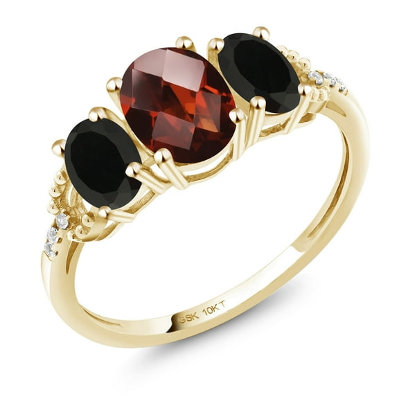 Gem Stone King 10K Yellow Gold Oval Checkerboard Red Garnet Black Onyx and Diamond Women Engagement Ring (1.82 Cttw, Gemstone Birthstone, Size 5)
