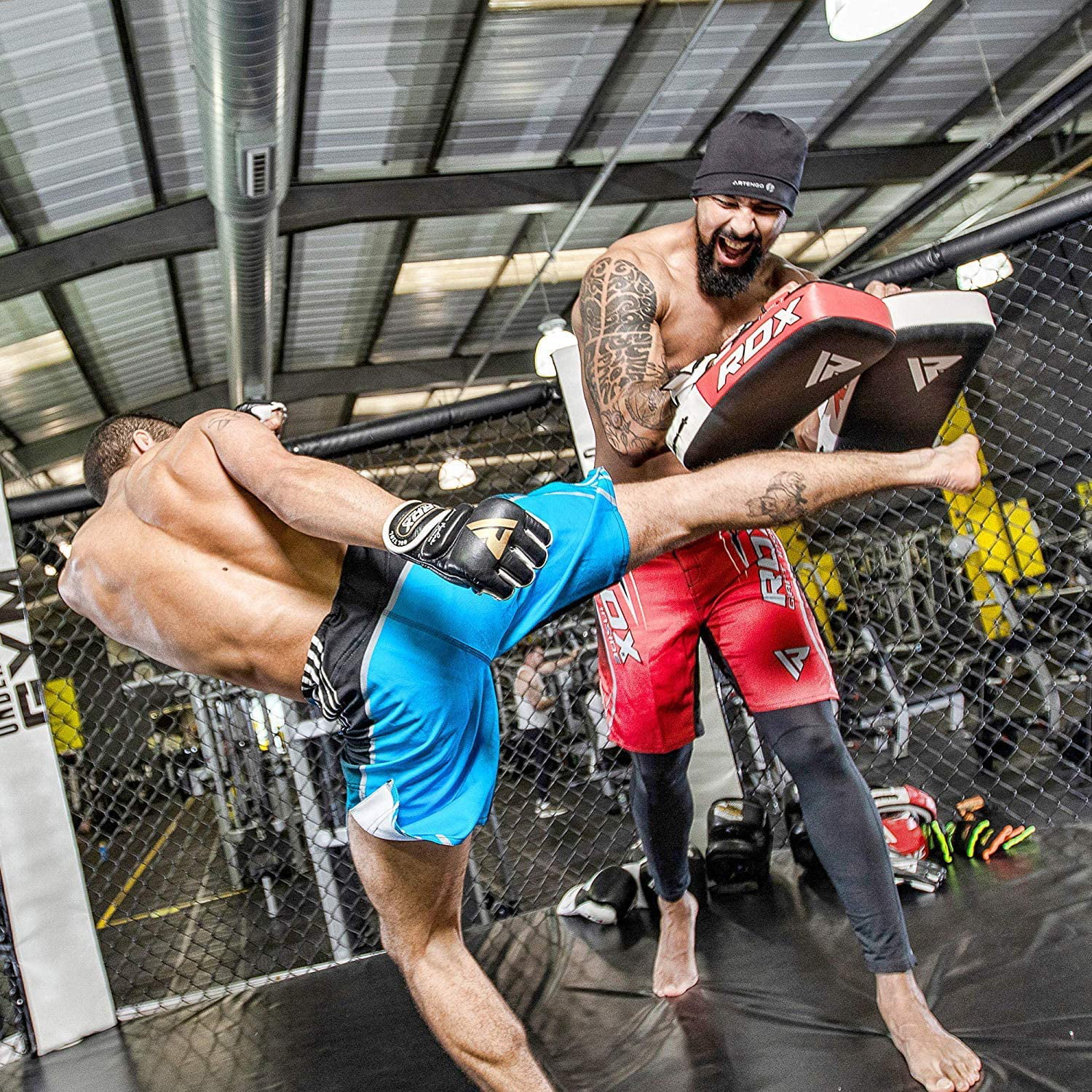 High Quality Muay Thai Kick Boxing Training Shield Curve Pads Punch MMA Foot 
