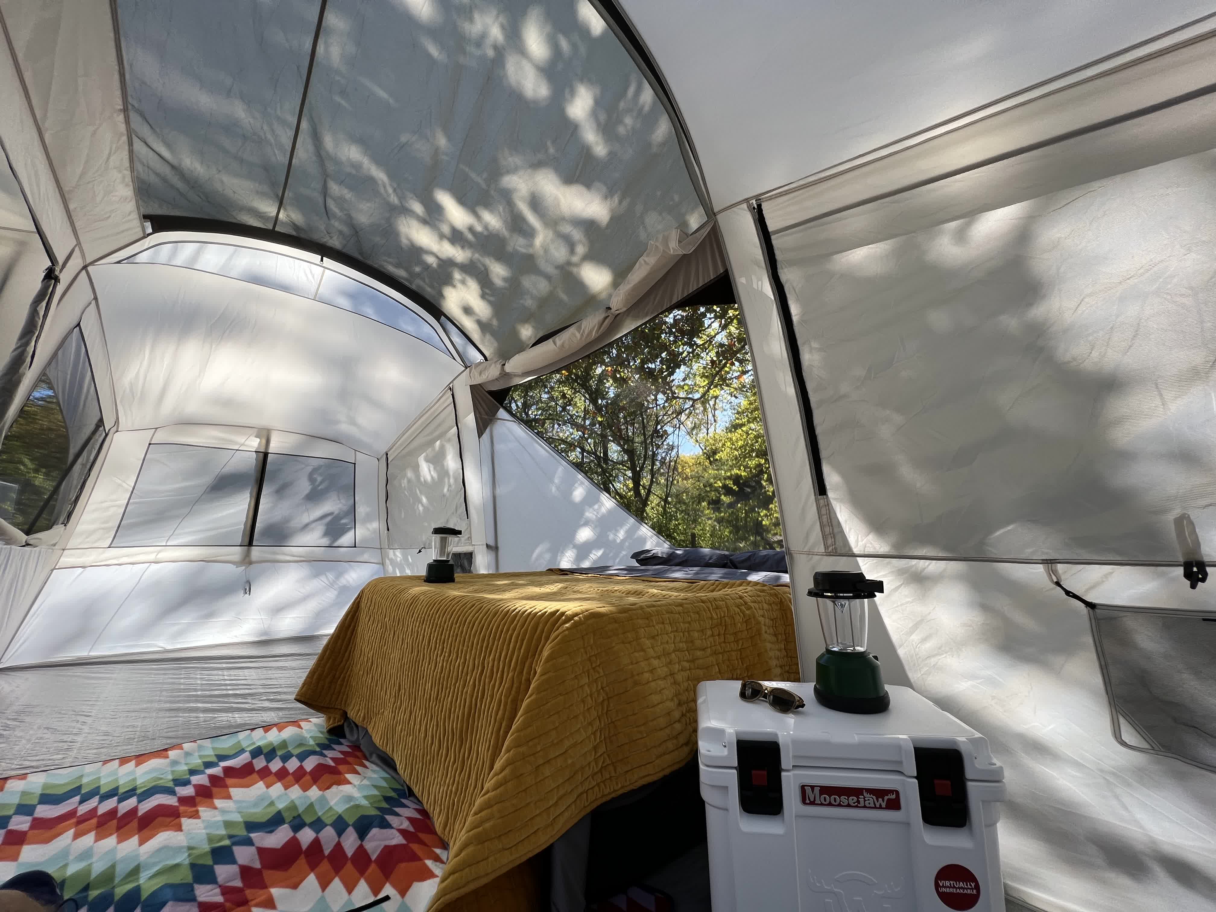 Carpa de Glamping para 12 Personas, 19' x 18' x 84", Espacioso Refugio para Camping Familiar 3
