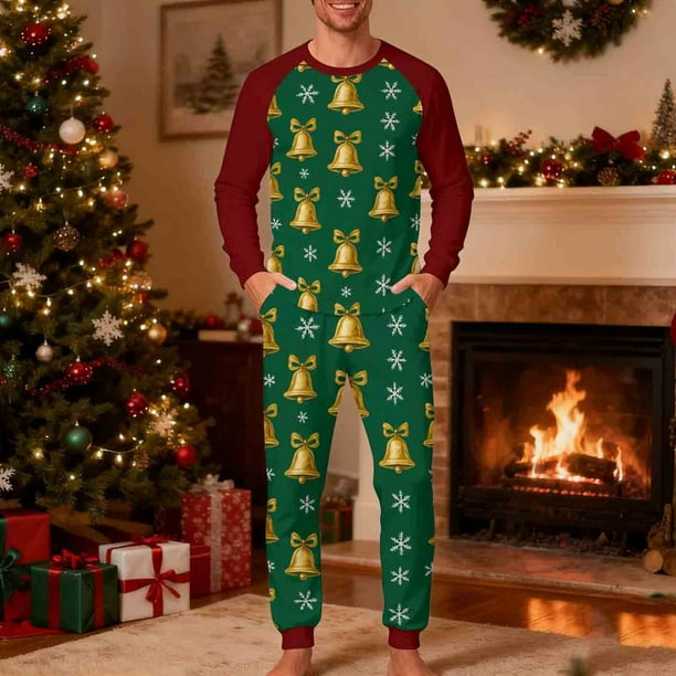 Pijama navideño para hombre, blusa y pantalones con estampado navideño a cuadros.