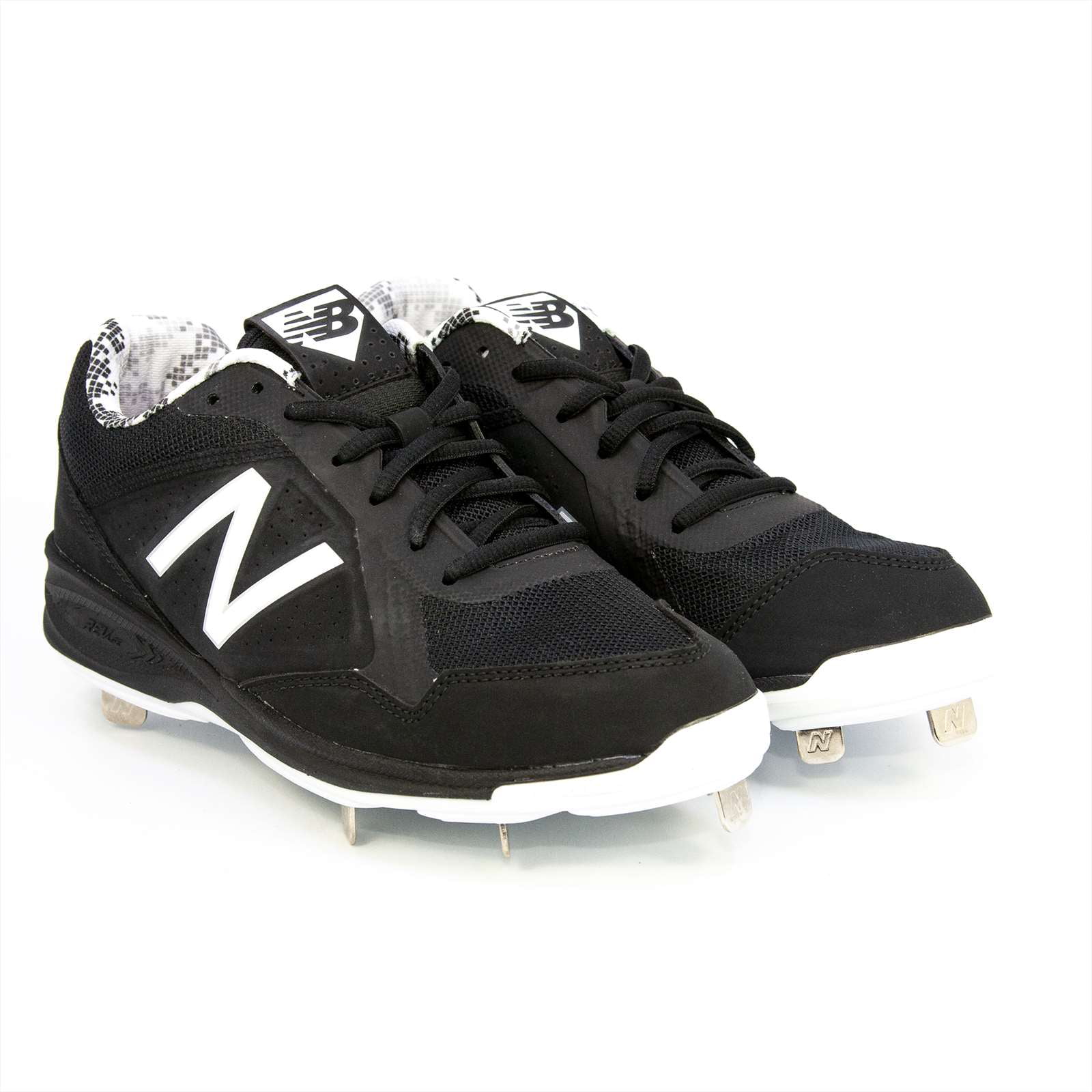 nb baseball shoes