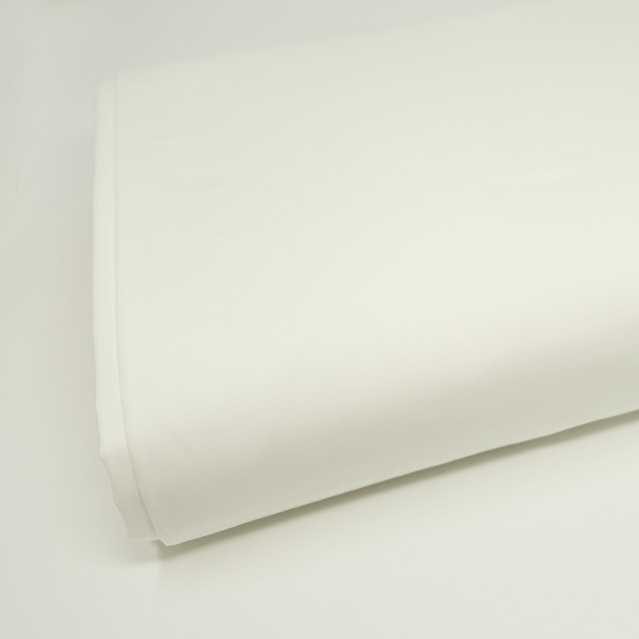 Roc-Lon 107/108” Bleached Ava-Lon 200 Count Permanent Press - 15 Yard/Bolt