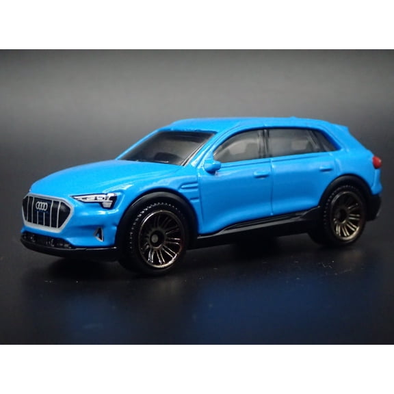 Open Box 2018-2025 AUDI Q8 E TRON ETRON 1:64 SCALE COLLECTIBLE DIORAMA DIECAST MODEL CAR
