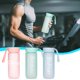 thumbnail image 1 of Taza de plástico esmerilado con tapa impermeable - Botella de agua de gran capacidad de 600 ml para gimnasio, oficina y viajes - Material de PC libre de BPA, pico resistente a atragantamientos, 1 of 2