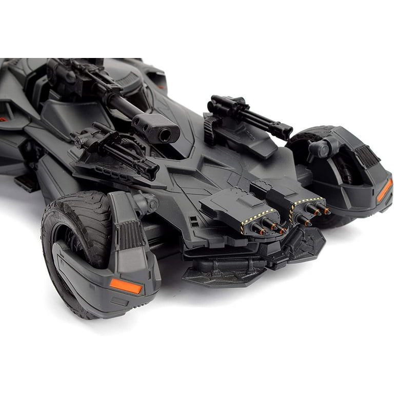 Jada 1:24 Justice League Batmobile with Batman Figure - DC
