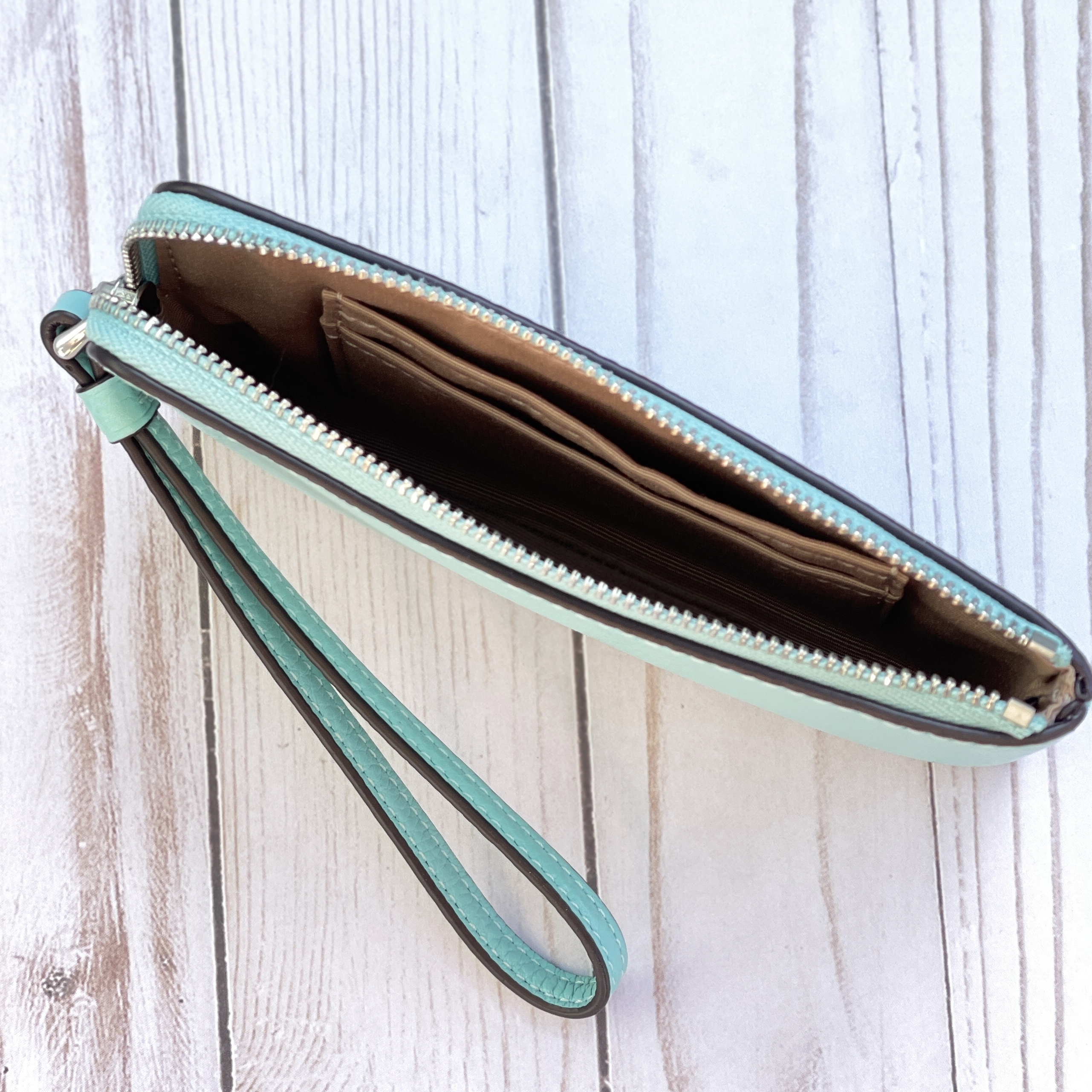 7f097f71-31a5-48b0-b37a-