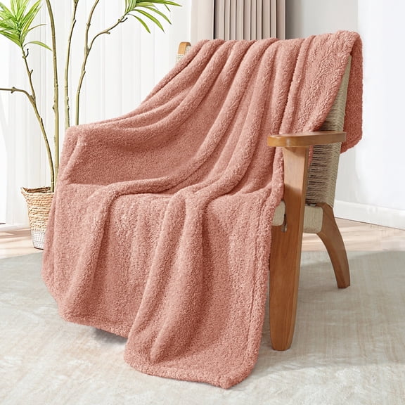 Exclusivo Mezcla Fuzzy Fleece Throw Blanket for Couch Sofa, Lightweight Fluffy Solid Velvet Blanket, 50x60 Inches, Dusty Pink