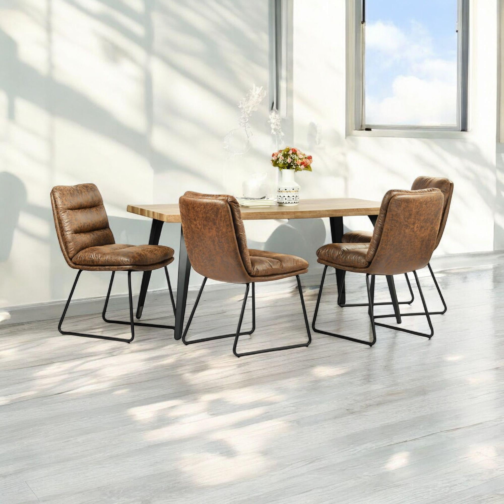 Ensemble de salle à manger Homy Casa 5 pièces de 160 cm (63 pouces), table en faux bois à bords naturels, chaises d'appoint rembourrées en similicuir