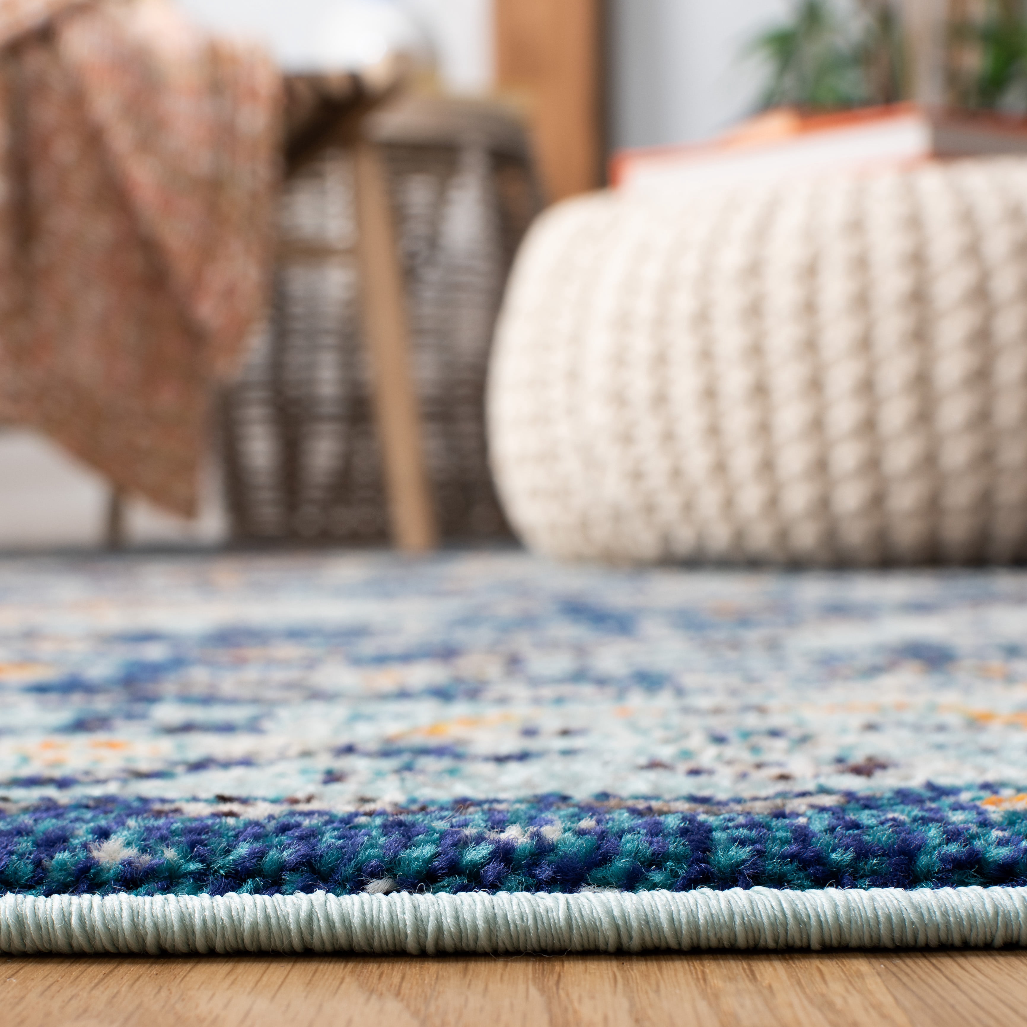 SAFAVIEH Madison Trenton Vintage Traditional Area Rug, Dark Blue/Light Blue, 6' x 9'