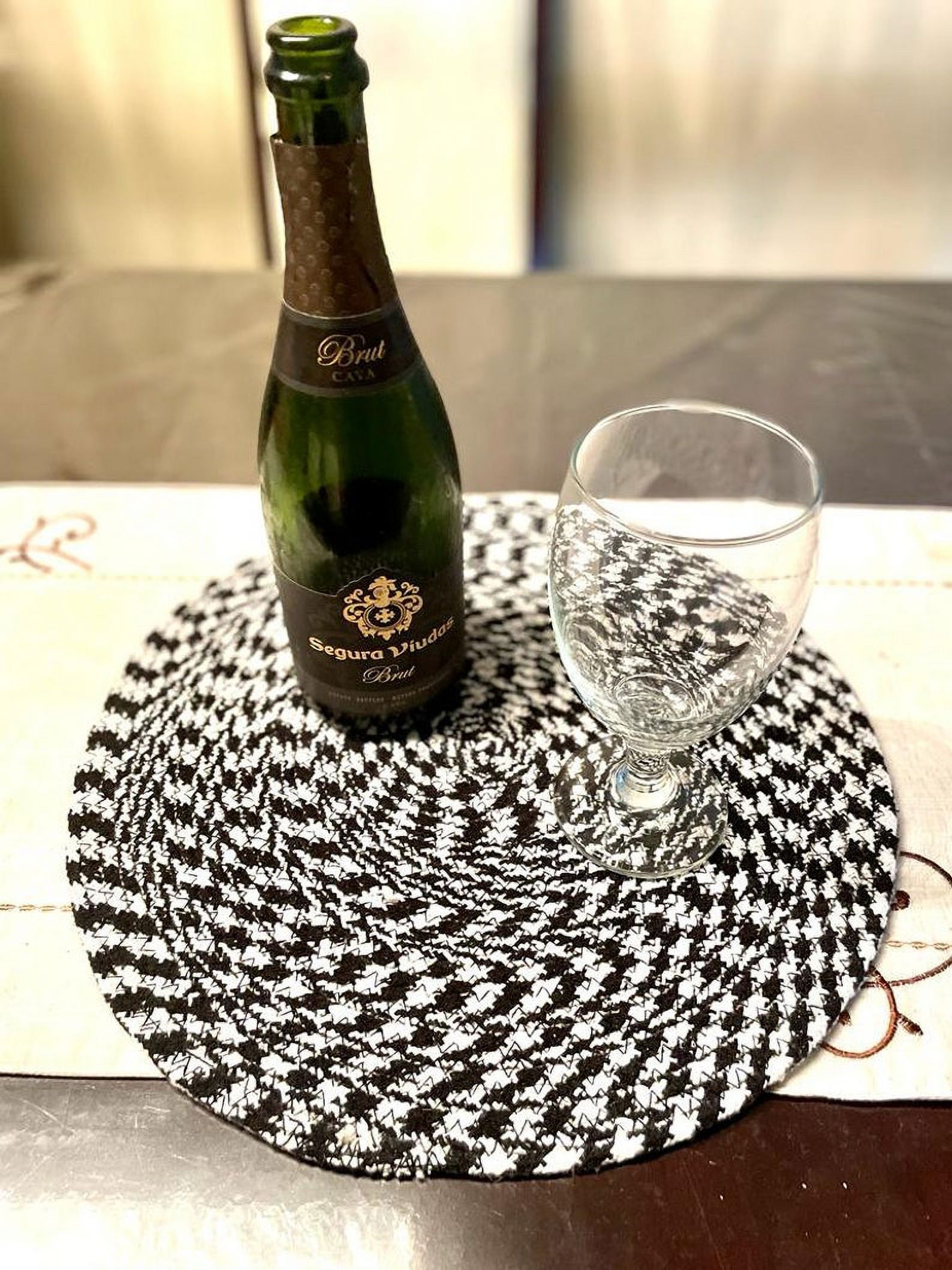 Set of 4 Black and White 15-Inch Round Cotton Placemats for Home Everyday Use