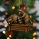 thumbnail image 1 of Ornamento Acrílico Raccoón Pendeente 2D, Acuario Christmas Ornament, Pared Christmas Décor, Colgante Navideño Acrílico, Para Salón, 8x6cm, Acrílico Transparente, Para Exterior, Colgante de Navidad,, 1 of 7