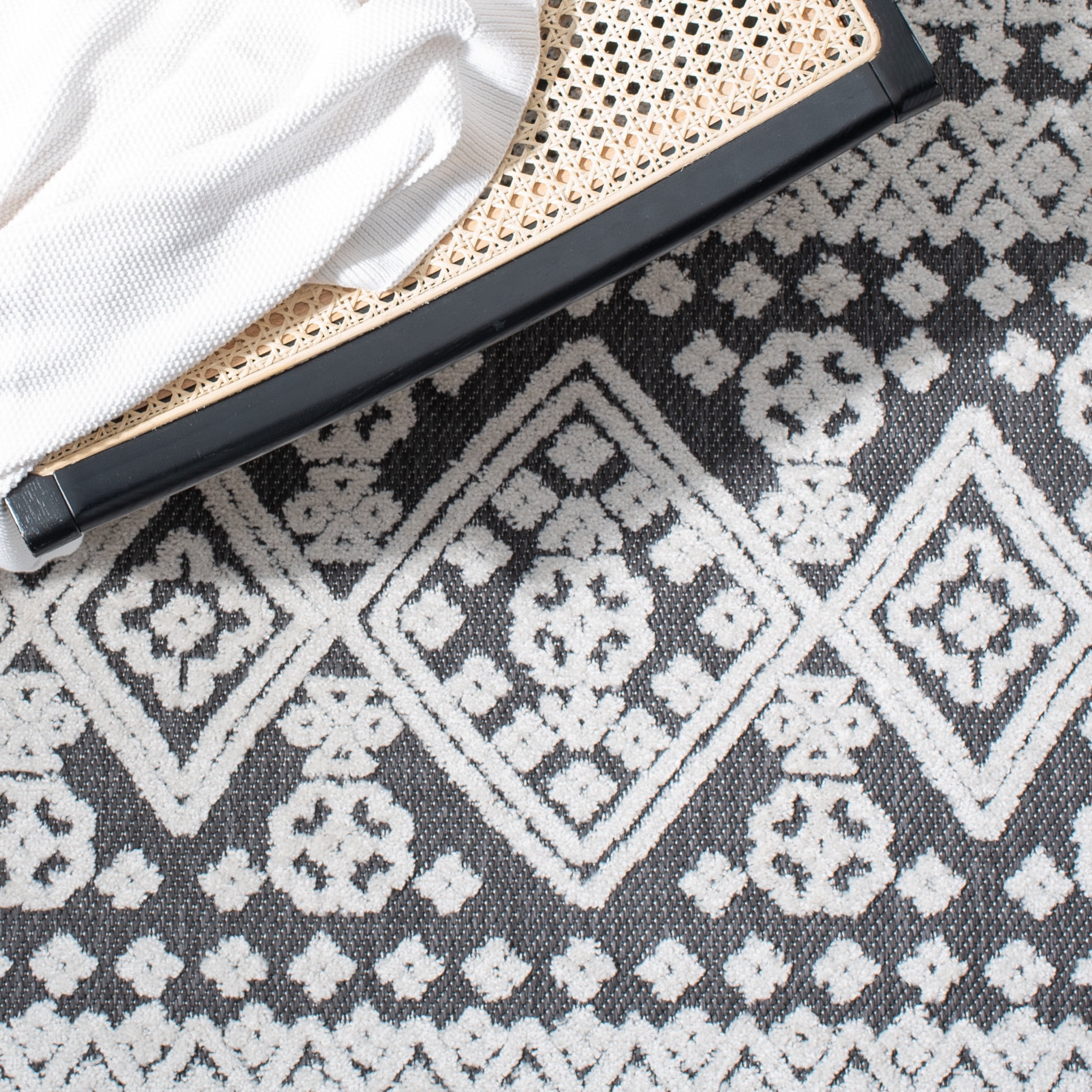 SAFAVIEH Cabana Arielle Geometric Indoor/Outdoor Runner Rug, Ivory/Grey, 2'2" x 7'