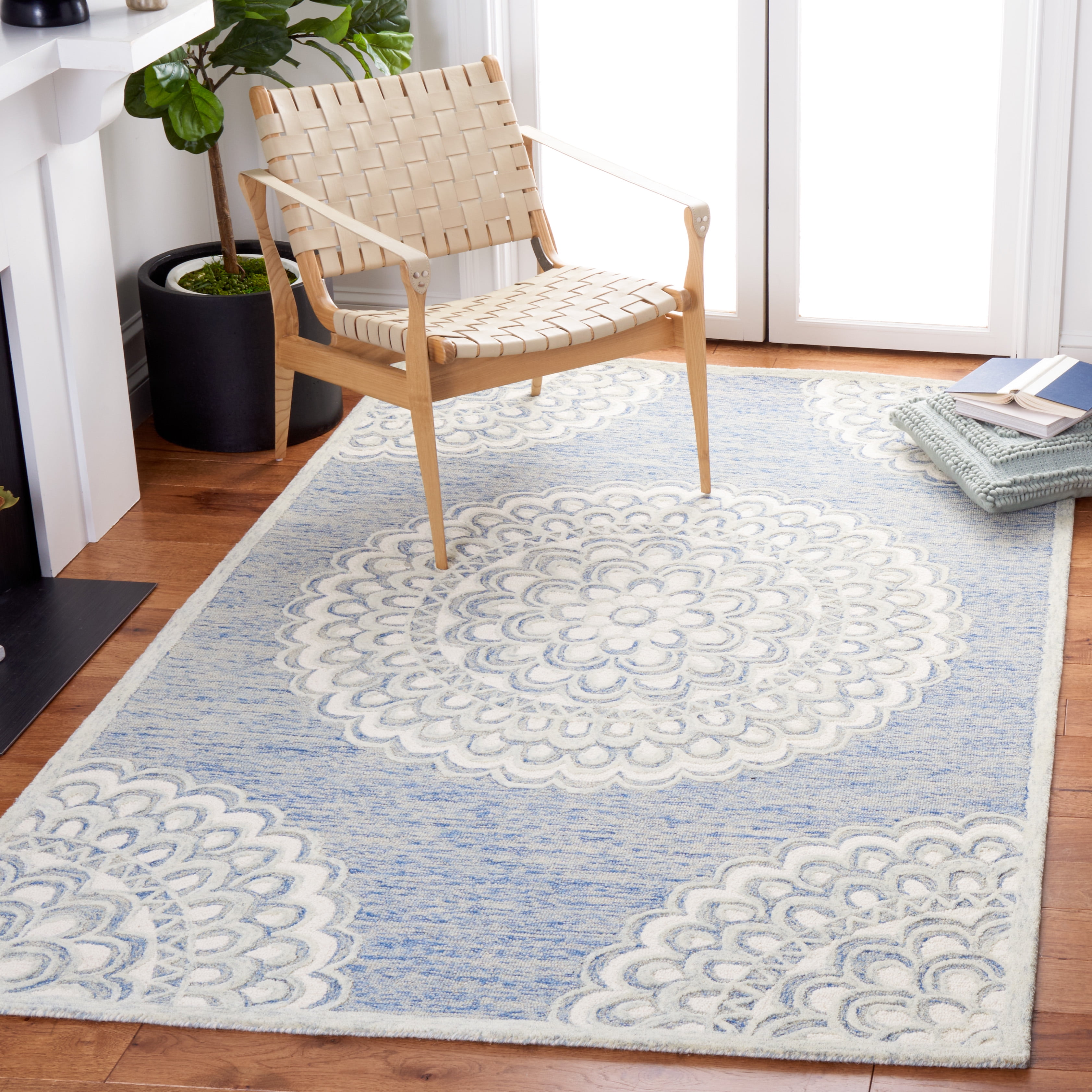 SAFAVIEH Metro Denholm Medallion Area Rug, Blue/Ivory, 5' x 8'
