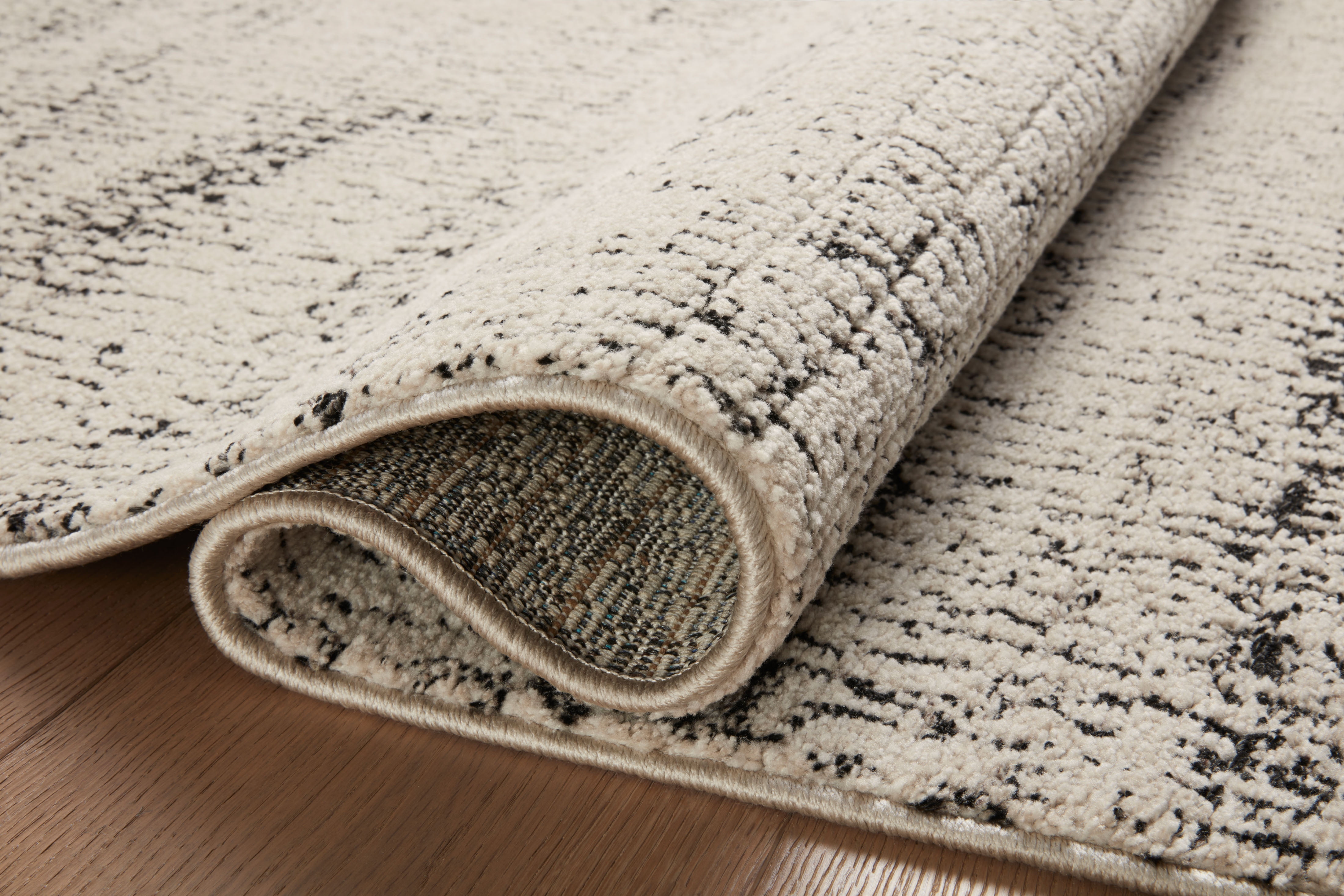 Loloi Darby Oatmeal / Charcoal 2'-7" x 8'-0" Runner Rug