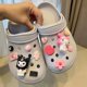 thumbnail image 4 of Sanrio-Charms de zapatos de Anime Kuromi Cinnamoroll, sandalias de Hello Kitty, ajuste de melodía, hebilla, decoración, conjunto de regalos para niños, 4 of 4