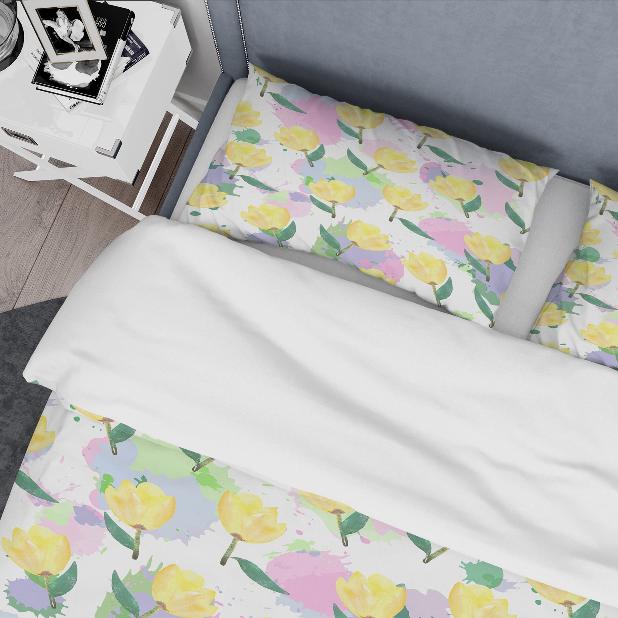 Designart 'Floral pattern with flowers' Mid-Century Modern Duvet Cover Set