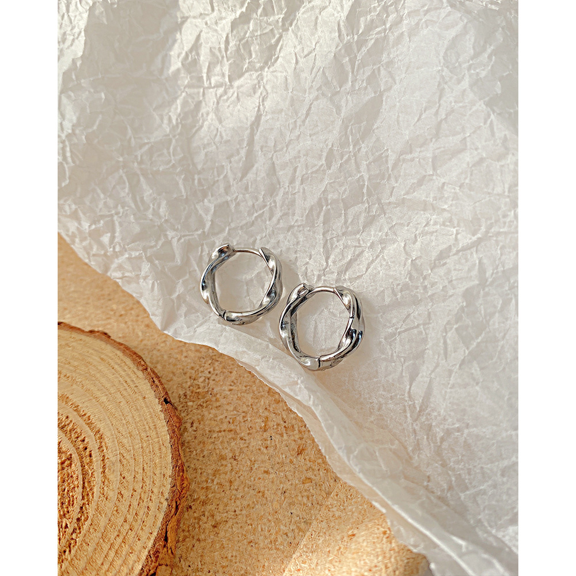 Vogem Silver Minimalist Double Helix Earrings for Men Women,Dainty Open Hoop Earrings Hypoallergenic Trendy Jewellery