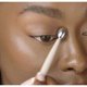 thumbnail image 5 of Brocha de maquillaje Beautyblender HIGH ROLLER Crease & Cooling, 5 of 5