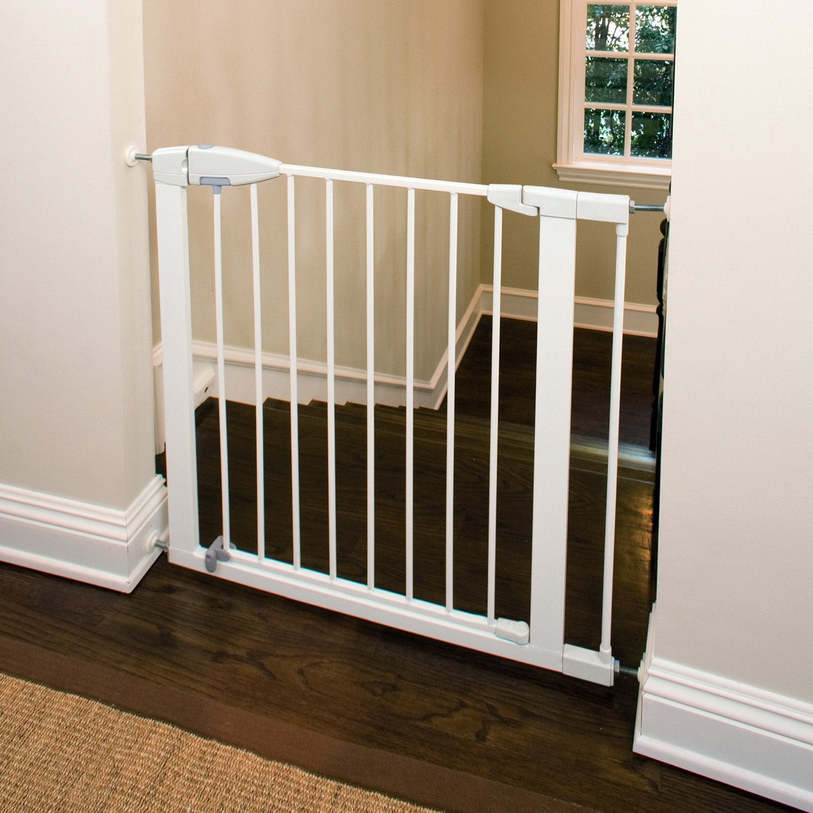 munchkin easy close baby gate
