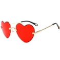 thumbnail image 4 of Gafas de sol Sunnimix de montura de corazón para fiestas rojo, 4 of 5
