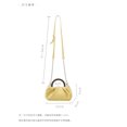 thumbnail image 4 of Bolso nube con mango de madera para mujer, bolso de mano suave con cadena plisada, 4 of 5