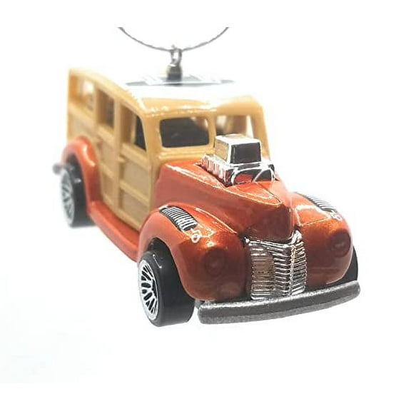 Christmas Ornament for 1940 Woodie Brown