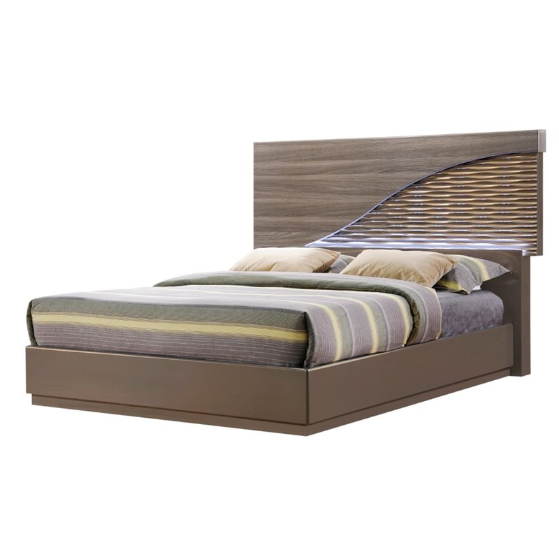 NORTH(138) QUEEN BED