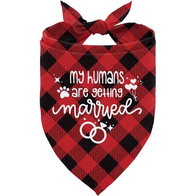 Bandana pour Chien « My Humans are Getting Married », Bandana pour Chien, Foulard pour Animal à Carreaux Buffalo Rouges, Accessoires de Foulard pour Chien, Foulard Triangle pour Chien, Bandana pour Chiens, Cadeau de Fiançailles (C51)