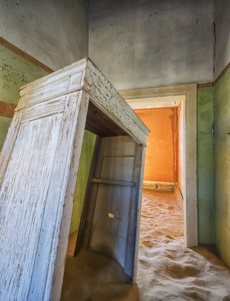 Sand In The Rooms O