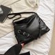 thumbnail image 4 of Bolsa bandolera de cuero PU, Bolsa de hombro sencillo a la moda, regalo de cumpleaños para niña (negro) Tmvgtek Para Estrenar, 4 of 9