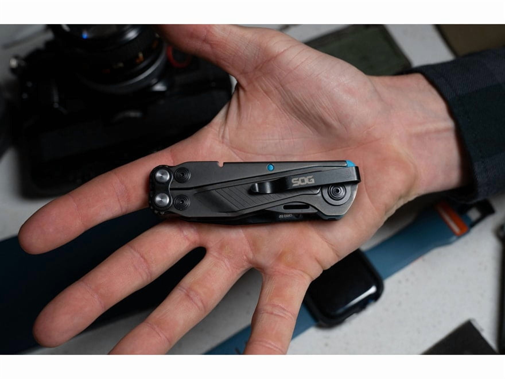 SOG Knives SOG Flash MT Urban Gray and Cyan Multitool 7 Tools 2.4in Black Clip Point SOG29550241