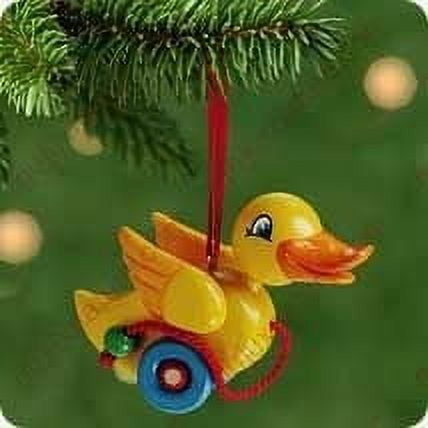 Hallmark Ornament: 2001 Waddles | QX8952 | Duck