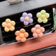 thumbnail image 4 of 5 piezas de resina de cinco pétalos flotantes en el interior del aire acondicionado, adorno para la boca de la salida de aire del coche, clip de aromaterapia para perfume, 4 of 5