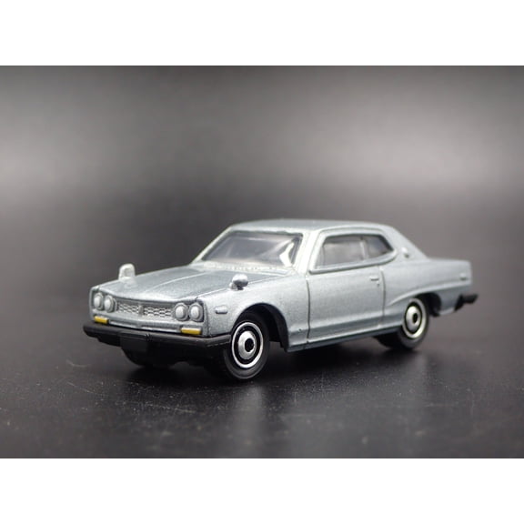 Open Box 1968-1972 NISSAN SKYLINE 2000 GTX SILVER 1:64 SCALE DIORAMA DIECAST MODEL CAR