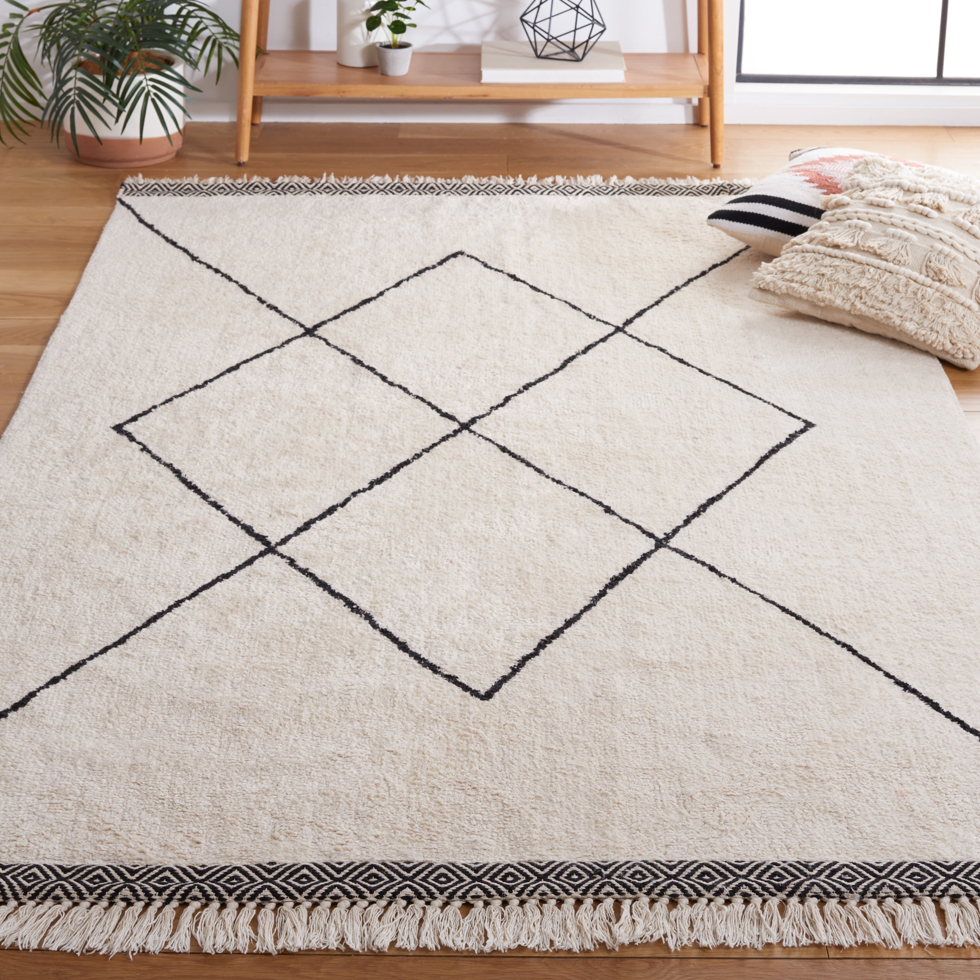SAFAVIEH Easy Care Myrtle Cross Area Rug, 3' x 5', Ivory/Black