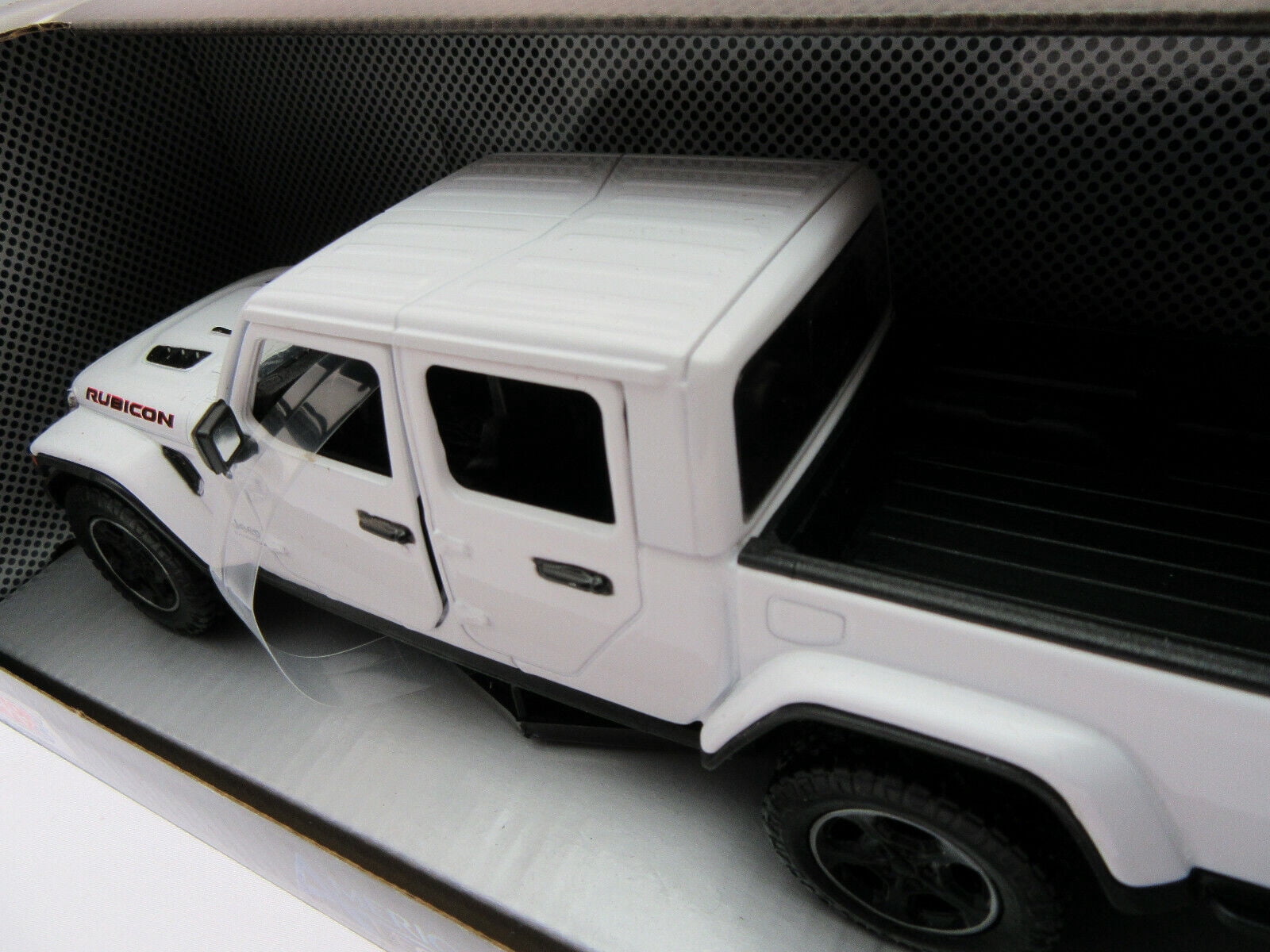 2021 Jeep Gladiator Rubicon (Closed Top) Pickup Truck Black 1/24-1/27 Diecast Model Car by Motormax