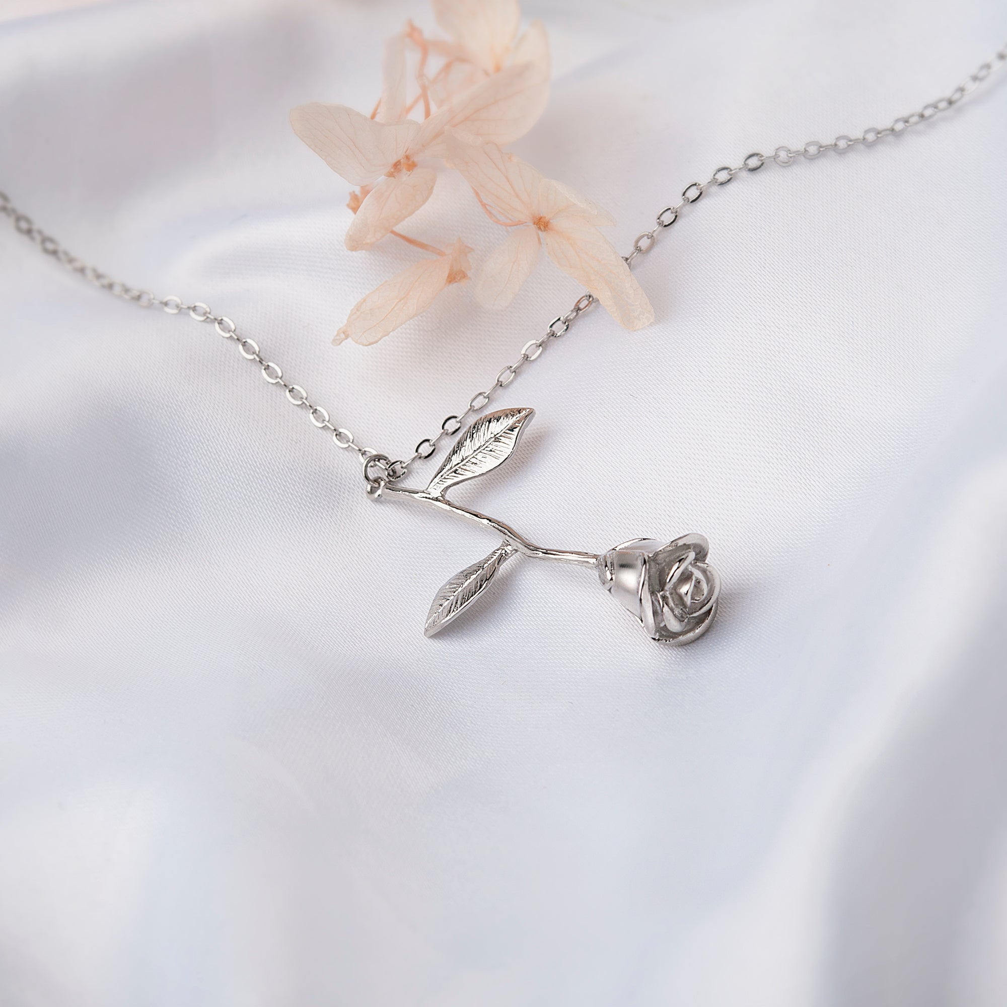 Anavia "I Love You Mom" Mother's Day Rose Necklace With Gift Card, Birthday gift for Mom from daughter [Silver]