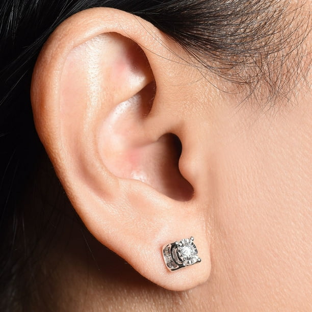 0.95 CT. T.W. Round Cut Diamond Stud Earrings in 14K Gold