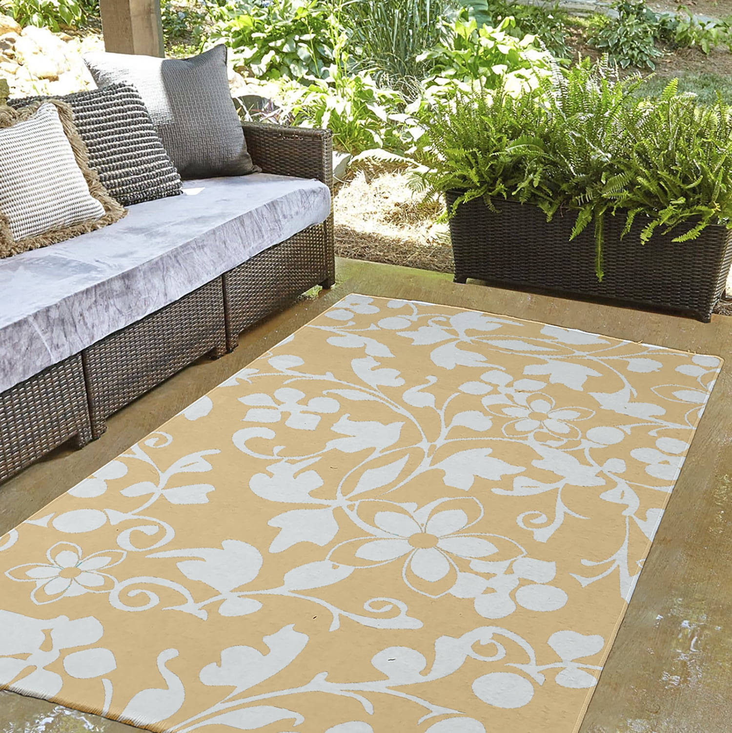 Simply Daisy 3' x 5' Corn Yellow Evelyn Spring Chenille Indoor/Outdoor Rug