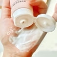 thumbnail image 4 of Cremas y lociones para manos Crema corporal iluminadora e hidratante para unificar el tono Crema corporal iluminadora para unificar el tono Crema iluminadora para unificar el tono Crema facial, 4 of 9