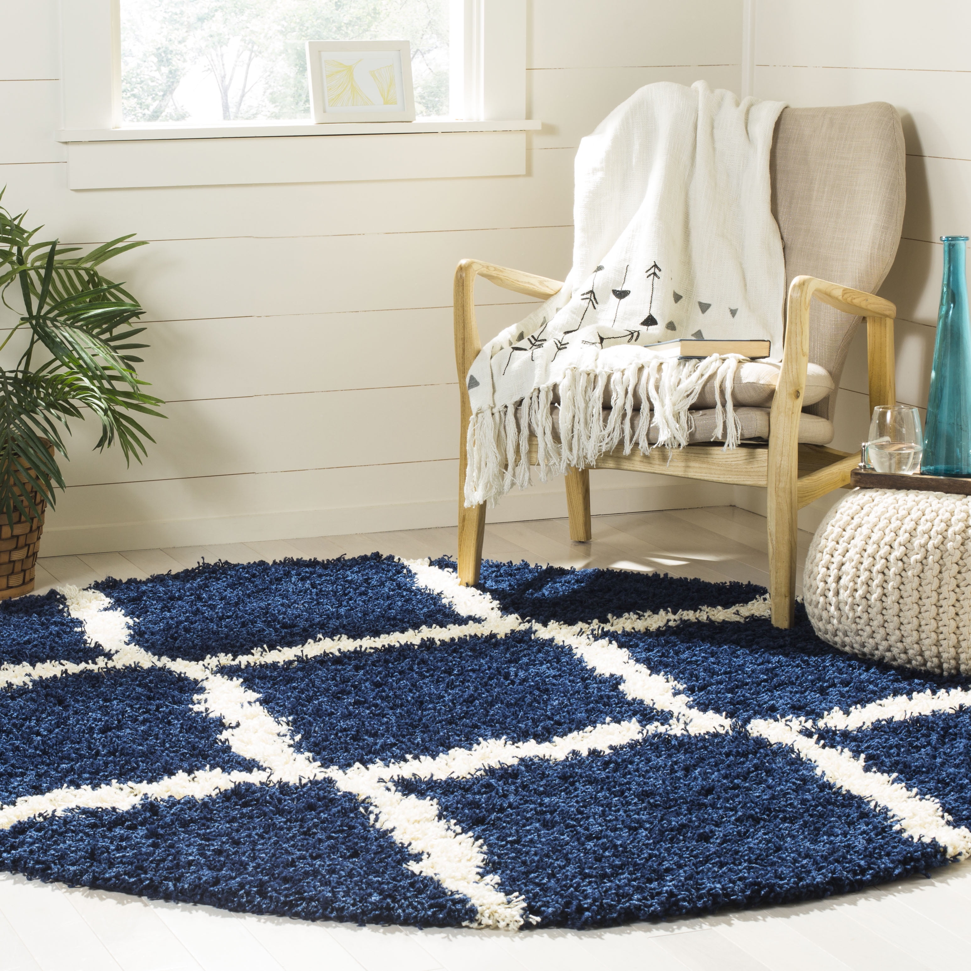 Safavieh Daley Geometric Plush Shag Round Area Rug