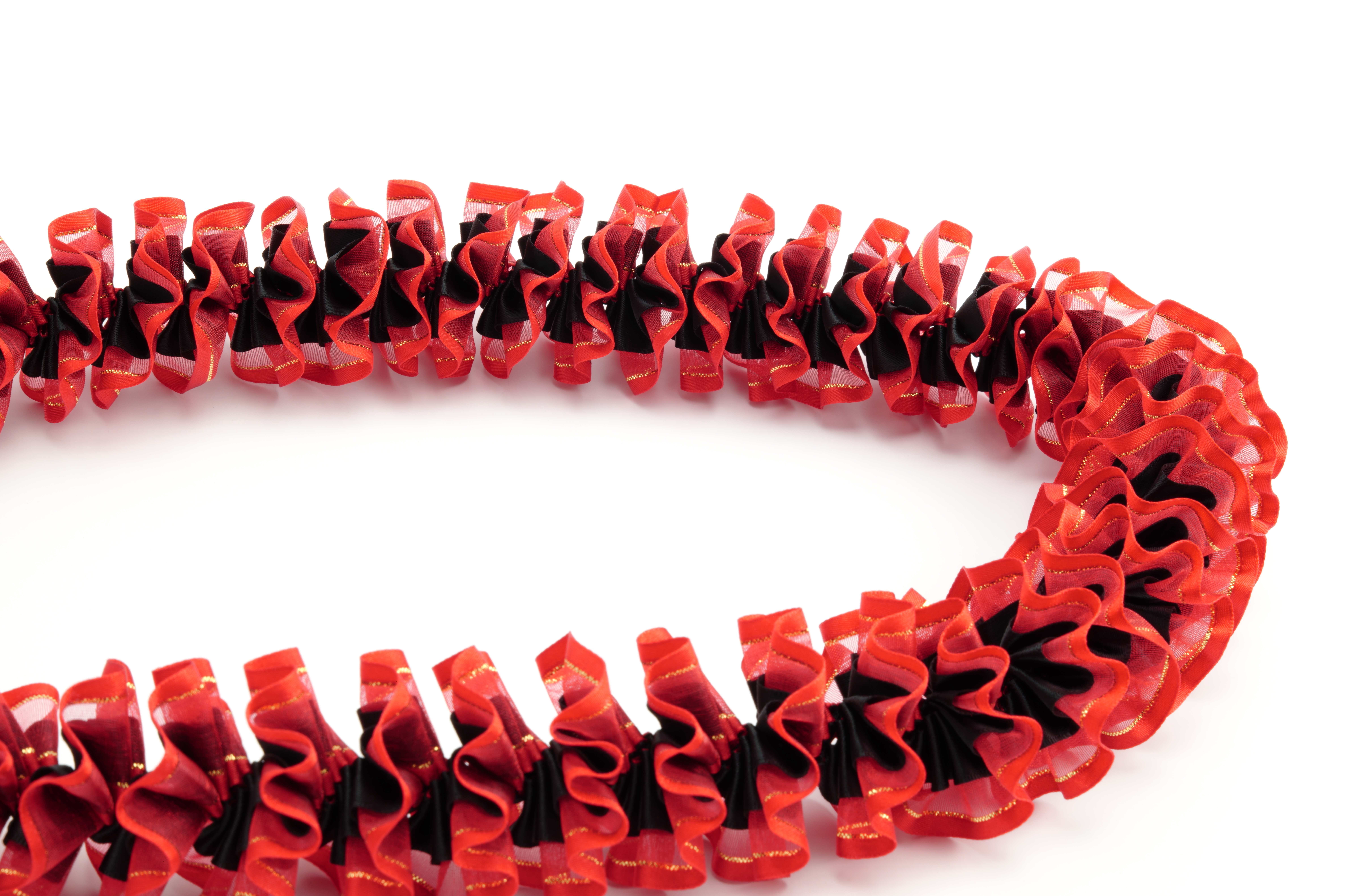Maxport Corporation Ribbon Lei Black/red