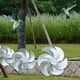 thumbnail image 4 of 8x molino reflectante pájaro repelente Pinwheel alto reflectante viento niños juguete jardín césped decoración adornos, 4 of 9