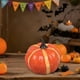 thumbnail image 1 of Decoración de calabaza de Halloween | Adorno artificial de frutas y verduras | Atrezzo de plástico naranja, decoración de escritorio y ventanas | Duradero, fácil de limpiar, de varios tamaños, 1 of 6