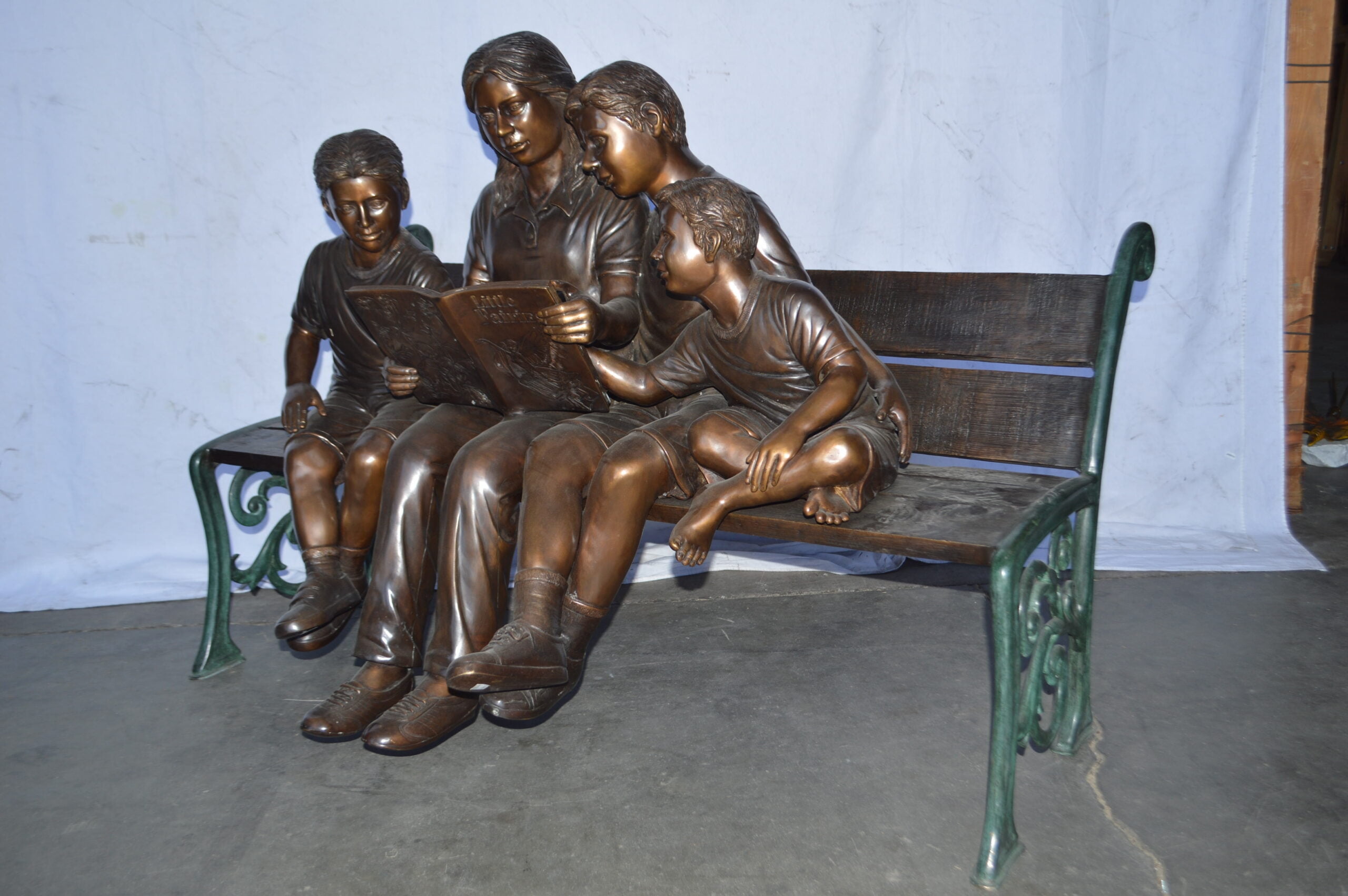 Nifao Mom and boys reading stories on bench bronze statue – Outdoor Garden Decor Sculpture, 53"L x 33"W x 39"H